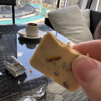 Nestle Aldığım Çikolatadan Canlı Kurtçuk Çıktı!