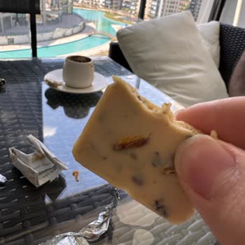 Nestle Aldığım Çikolatadan Canlı Kurtçuk Çıktı!