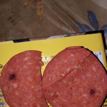 BİM'den Aldığımız Tombik Marka Sucuktaki Yabancı Cisim