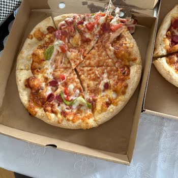 Pizza Hut Kazasker Kalitesiz Pizza