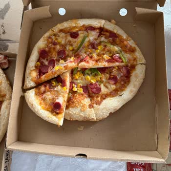Pizza Hut Kazasker Kalitesiz Pizza