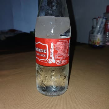 Niğde Gazozu İçerisinde Beyaz Yapı