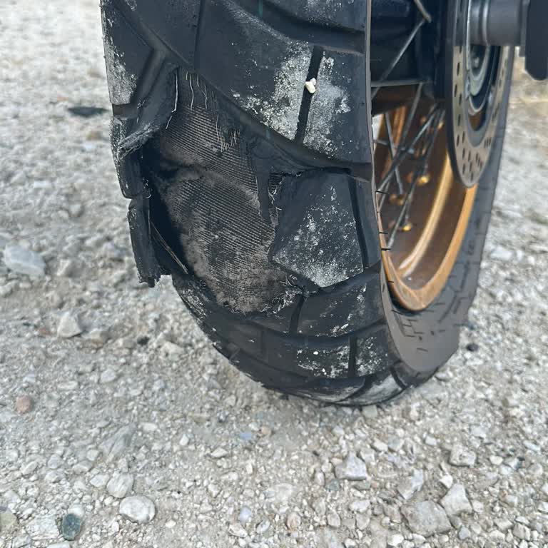 Suzuki V-Strom 800 Lastik Sorunu Ve Servis Mağduriyeti