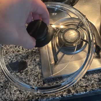 Cem Mutfak Tencere Kapağı Patlaması