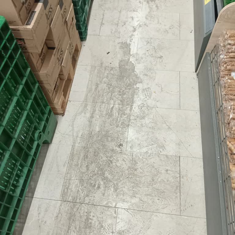 BİM Market Yöneticisi Ve Çalışan Kasiyer