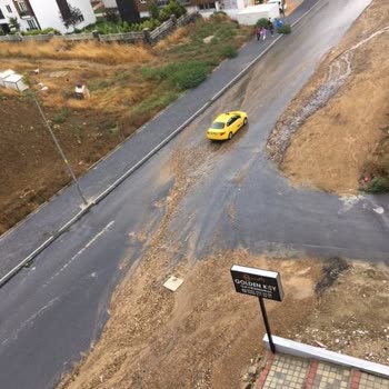 Silivri Belediyesinin Yarım Bıraktığı Sokak Kaldırımı