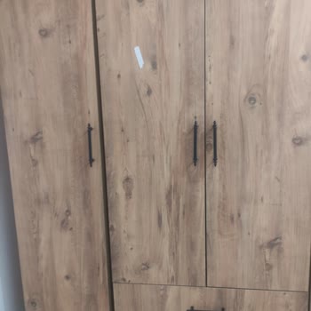 Çeyza Alışveriş Merkezi Aynayı Küçük Bantla Yapıştıran AVM