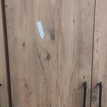 Çeyza Alışveriş Merkezi Aynayı Küçük Bantla Yapıştıran AVM