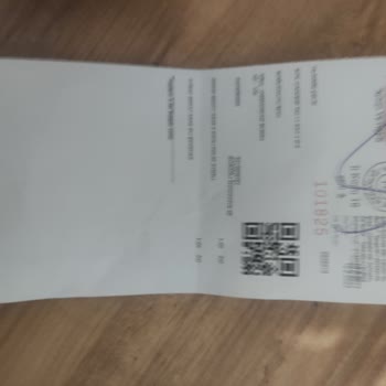 Çeyza Alışveriş Merkezi Aynayı Küçük Bantla Yapıştıran AVM