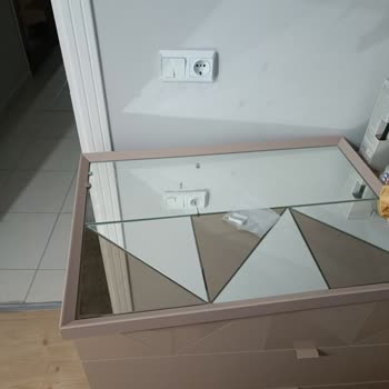 Divanev İncirli Mobilyalarım 3 Ayı Geçti Gelmiyor, Gelenlerse Kusurlu