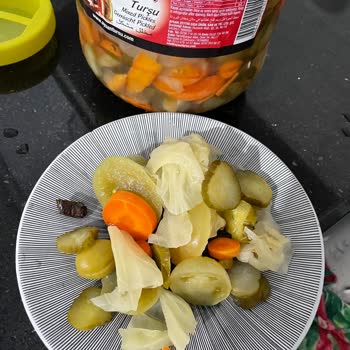 Aysan Turşu Karışık Turşu Paketinde Beklenmedik Misafir