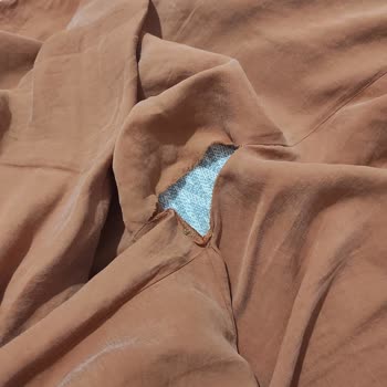 Manukanın Kalitesiz Kumaşları Mağdur Ediyor.