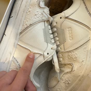 Jeanslab Guess Marka Sneakerların Kalitesi Ve İade Süreci Sorunu