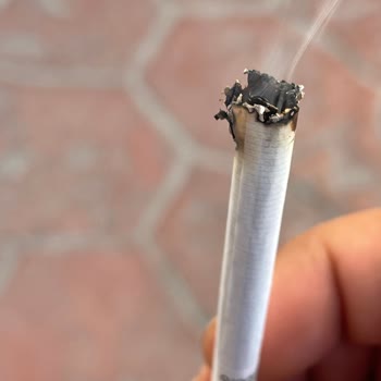 Philip Morris Marlboro Touch Blue İçinden Odun Parçası Çıkması