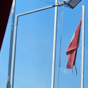 Rota Parking Dinlenme Tesisi Rota Parking Dinlenme Tesisleri Türk Bayrağı Yıpranmış Ve Bakımsız