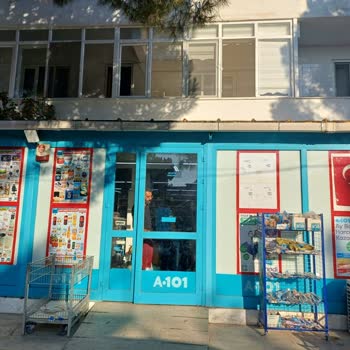 A101'de Sorumsuzluk... Camlar Tehlike Oluşturuyor