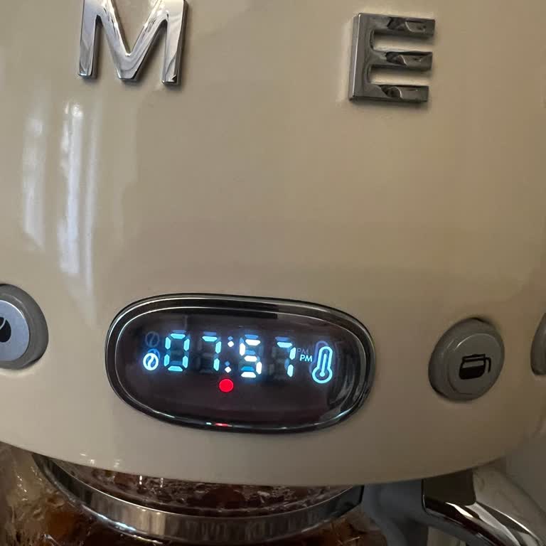 Smeg Kahve Makinesi Kırmızı Işık Sorunu