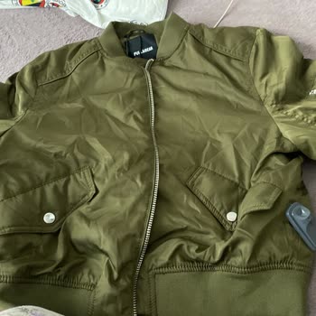 Pull and Bear Mağaza Alarmlı Geldi