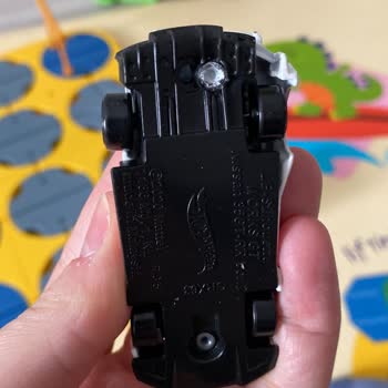 Hot Wheels: Дефектная машинка