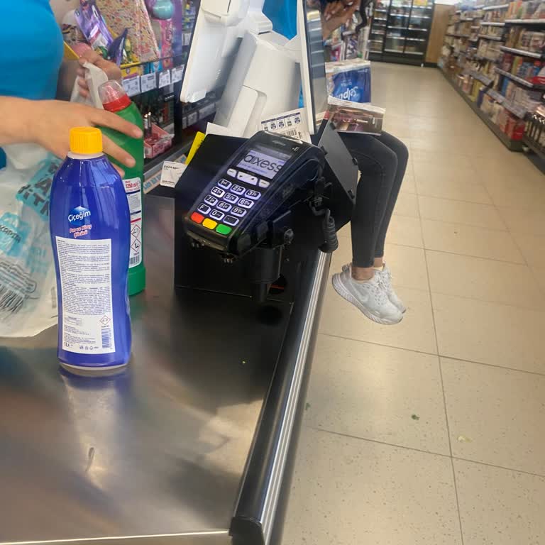 A101 Mağazasında Personelin Lakayıt Davranışı