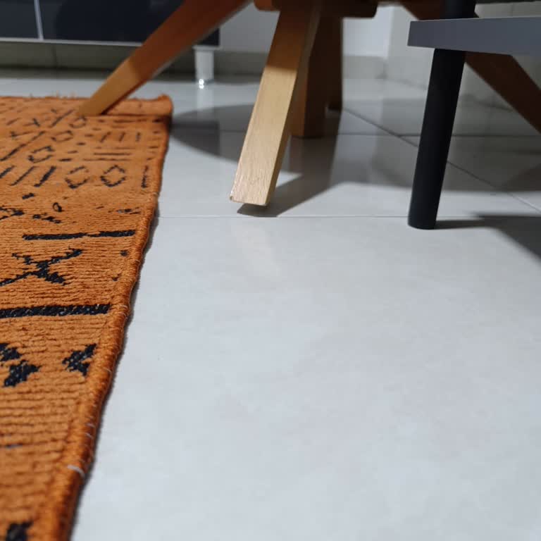 Vivense Koltuk Takımı Da Ayaklarda Zamanla Oluşan Ayarsızlık