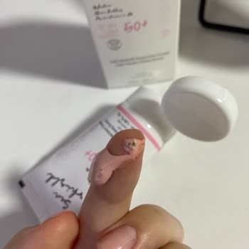 Amour De La Nature Güneş Kreminin İçinden Çıkan Siyah Şeyler