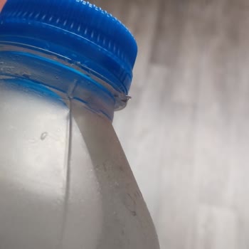 Erimez Kardağ 0.5 L Pet Şişenin El Çizip Kanatan Çapakları
