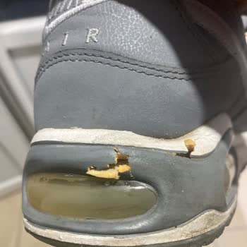 Nike Air Max In Tabanlar Parçalandı