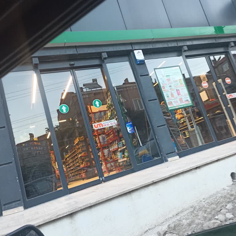 Uysal Market Ayvacık Şubesinde Efes Malt Bulunmaması Ve Pasif Kasiyerler