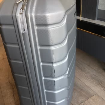 A Jet Hasarlı Bagaj