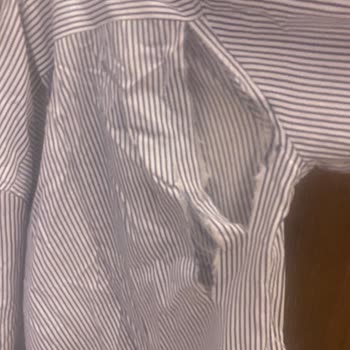 Avva Gömlek İlk Giyimde Yırtıldı Ve Mağduriyet Yaşandı