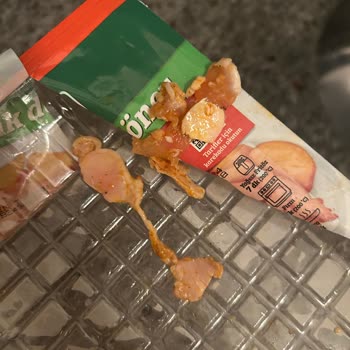Banvit Pişmiş Tavuk Dönerin İçinden Çiğ Tavuk Çıktı.