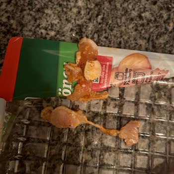 Banvit Pişmiş Tavuk Dönerin İçinden Çiğ Tavuk Çıktı.