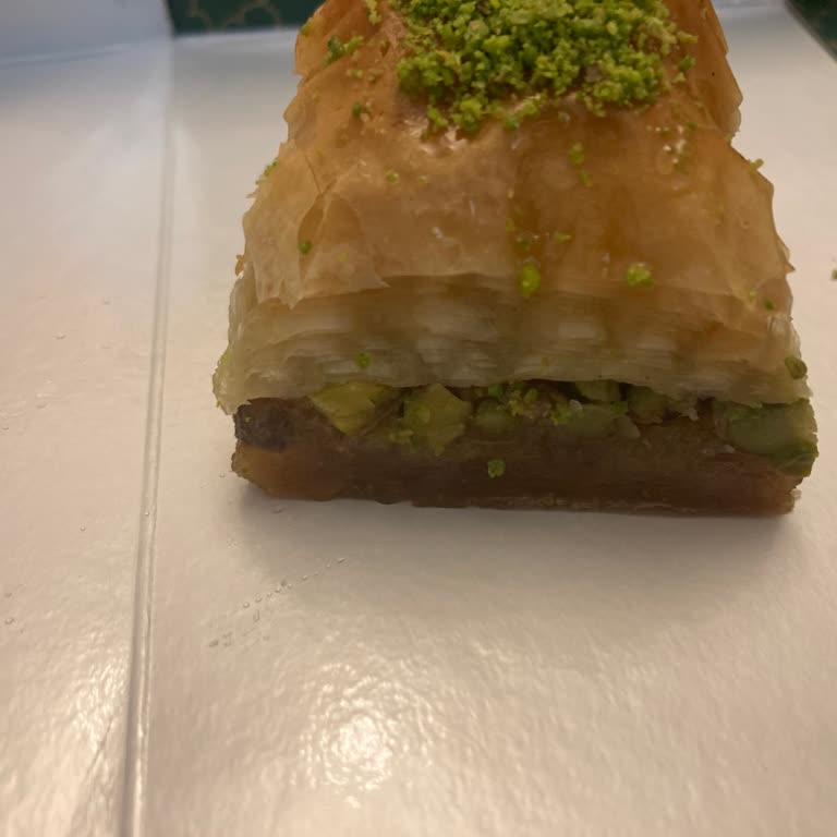 Faruk Güllüoğlu Bayat Ve Tereyağsız Baklava!