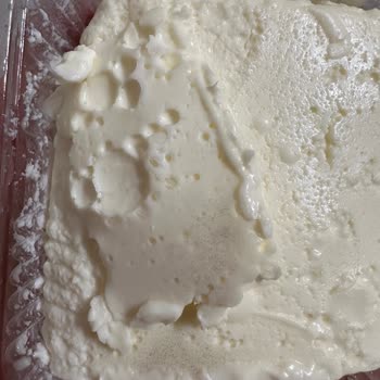 Gültekin Gurme Lezzetler Peynirci Küflü Süt Kaymağı Satıyor