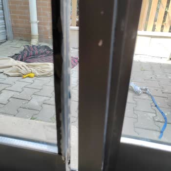 Albert Genau Sürgülü Kapıların Sürekli Arızaları Ve Güvenlik Sorunları