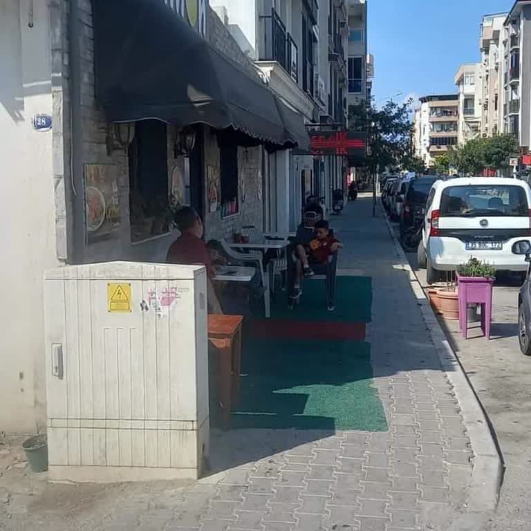 İ'limon Cafe Tuvalet Pis Ve Kaba İletişim