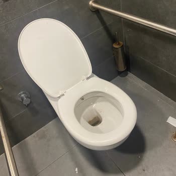 Petrol Ofisi Tuvalet Hijyenik Değil