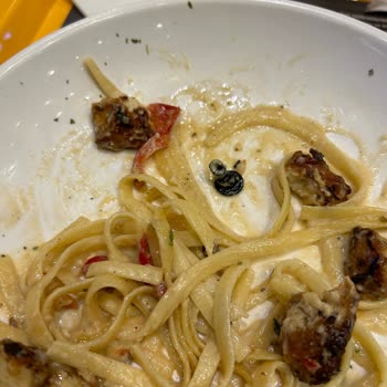 Makarnam AVM'deki Restoranda Beklenmedik Yemek Sorunu