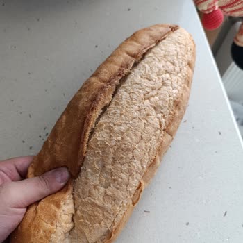 Getir Bayat Ekmek Ve Kırılmış Yumurta Getirdi