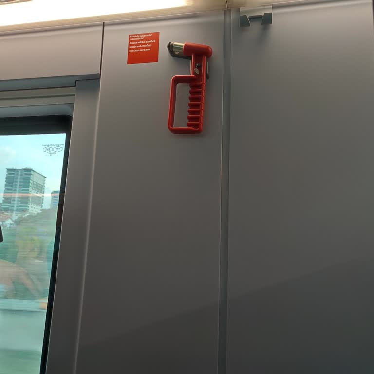 TCDD Hızlı Trende Cam Kenarının Aslında Duvar Kenarı Olması