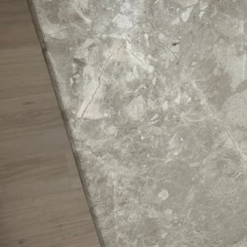 İva Sandalye & Masa Kırık Masa Gönderdi