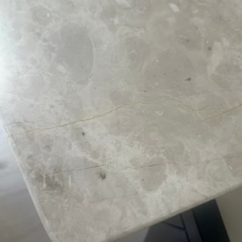 İva Sandalye & Masa Kırık Masa Gönderdi