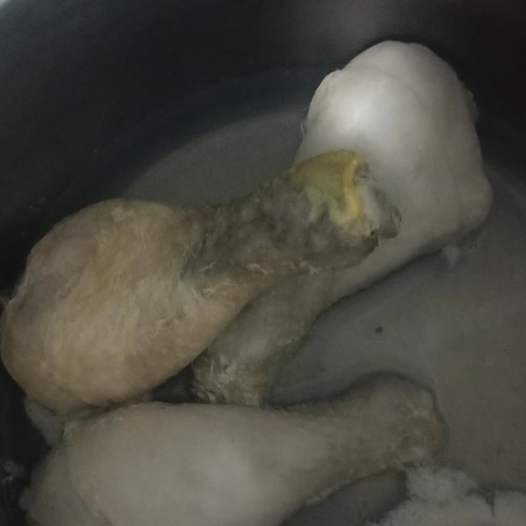 Bozuk Tavuk Satıyor Şok Market