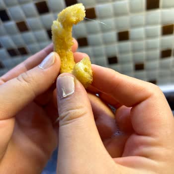 Torku Soğan Halkasından Plastik İp Çıktı