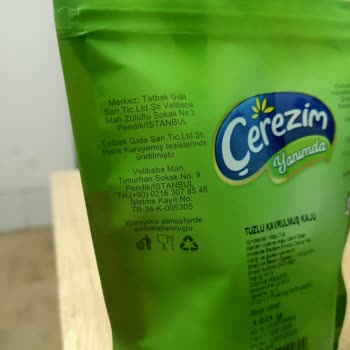Tatbak Gıda Çerezim Kajunun İçinden Çıkan Poşet