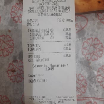 Usta Pideci'de Yanlış Sipariş Ve Taşa Benzer Sert Bir Şey Çıktı