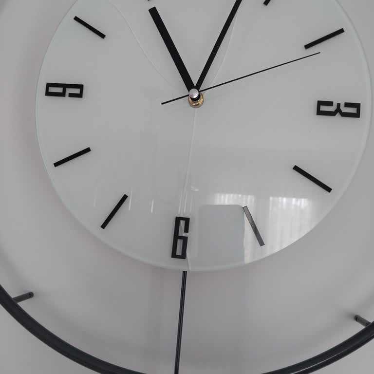 Metaquartz Aksesuar (metasery) Satın Aldığım Saatin Camı Çatladı Ve Destek Alamıyorum