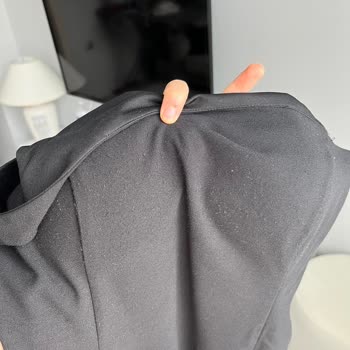 Azra Kotan Kalitesiz Abiye Ve Kaba Mağaza Çalışanı