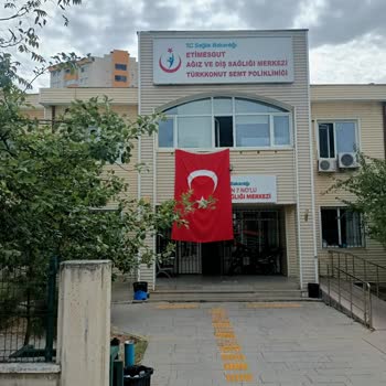 Sağlık Bakanlığı Etimesgut 86 Numaralı Aile Hekimliği Doktorların Sigara Keyfi Beklemek
